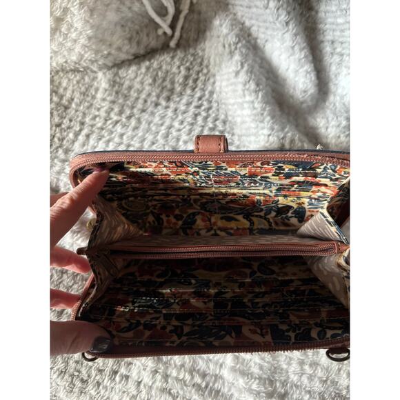 Sakroots Large Smartphone crossbody/wallet - Picture 2 of 5